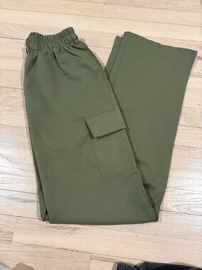 PrettyLittleThing Olive Utility Waist Joggers